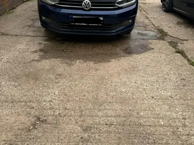 Gebraucht VW Touran 150 PS (110 kW) 2018 Blau Van / Kleinbus