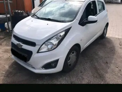 Gebraucht Chevrolet Spark 64 PS (47 kW) 2012 Weiß Kleinwagen