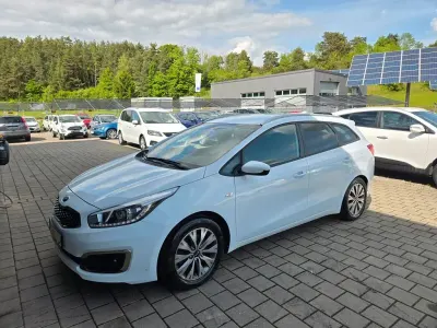 Używany Kia Ceed 99 KM (72 kW) 2018 Biały Hatchback