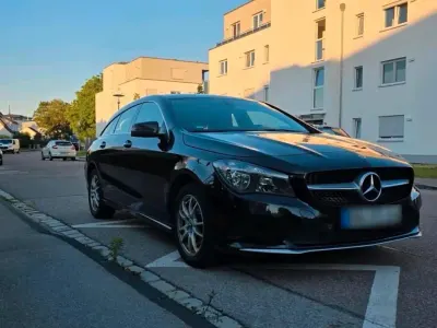 Gebraucht Mercedes CLA200 Shooting Brake 136 PS (100 kW) 2017 Schwarz Kombi