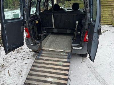 Grau Gebraucht 2009 Citroën Berlingo Van / Kleinbus | 2.500 € (Guter Preis)