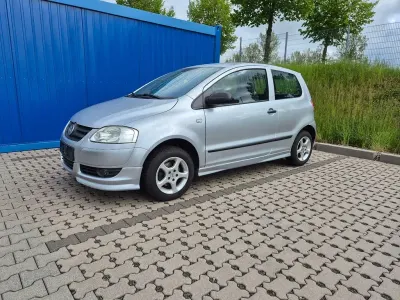 Używany VW Fox 54 KM (39 kW) 2007 Srebrny Hatchback