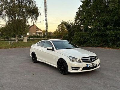 Gebraucht Mercedes C250 Edition 1 204 PS (150 kW) 2011 Weiß Coupé