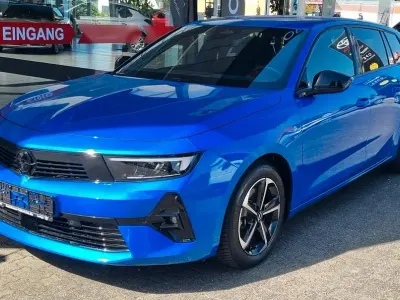 Gebraucht Opel Astra 131 PS (96 kW) 2024 Blau Kleinwagen