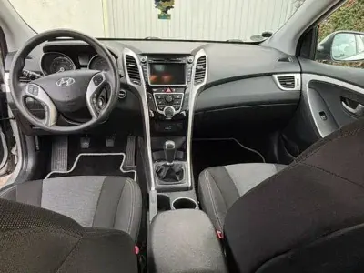 Gebraucht Hyundai i30 Passion 101 PS (74 kW) 2016 Grau Limousine