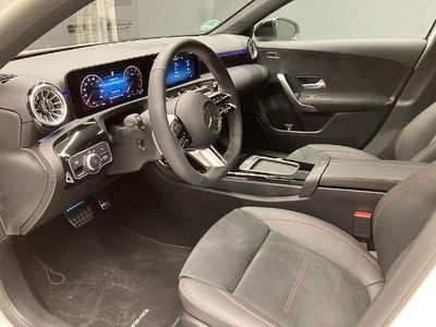 Gebraucht Mercedes A200 AMG line 163 PS (119 kW) 2024