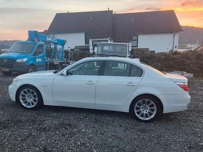 Gebraucht BMW 525 216 PS (158 kW) 2006 Weiß Limousine