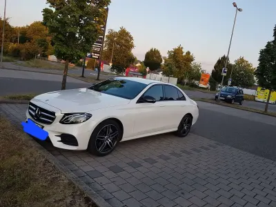 Gebraucht Mercedes E220 AMG line 194 PS (142 kW) 2020 Weiß Limousine