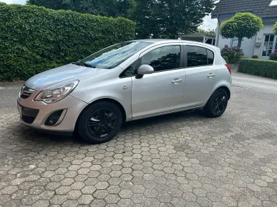Gebraucht Opel Corsa 87 PS (63 kW) 2011 Silber Kleinwagen