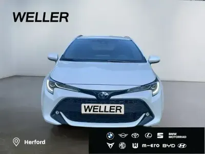 Gebraucht Toyota Corolla Team 184 PS (135 kW) 2022 Weiß Kombi