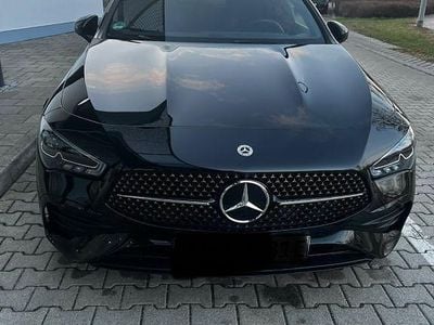 Gebraucht Mercedes CLA250e Shooting Brake 218 PS (160 kW) 2024 Schwarz Kombi