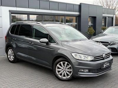 Grau Gebraucht 2017 VW Touran Highline Van / Kleinbus | 19.890 € (Fairer Preis)
