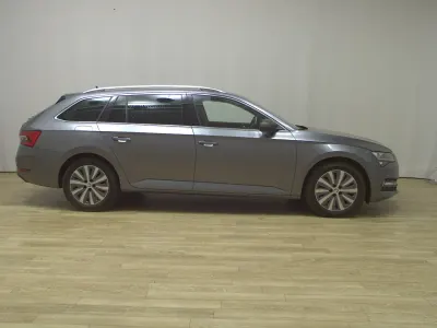 Gebraucht Skoda Superb Style 150 PS (110 kW) 2024 Grau Kombi