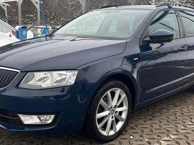 Blau Gebraucht 2016 Skoda Octavia Joy Kombi | 8.490 € (Guter Preis)