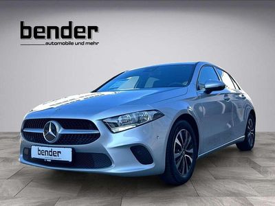 Gebraucht Mercedes A180 Style 116 PS (85 kW) 2023 Iridiumsilber  metalliclack Kleinwagen