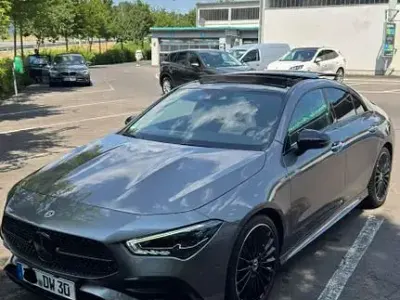 Gebraucht Mercedes CLA200 163 PS (119 kW) 2023 Grau Coupé