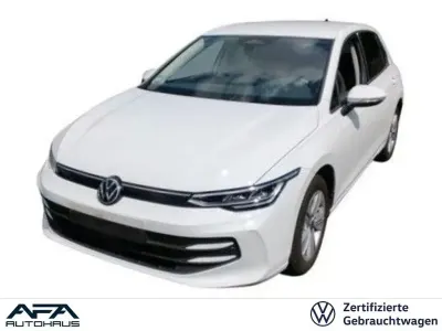 Gebraucht VW Golf VIII Life 150 PS (110 kW) 2025 Weiß Limousine