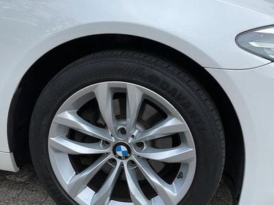 Gebraucht BMW 520 190 PS (139 kW) 2016 Weiß Limousine