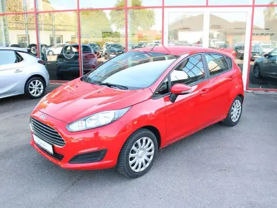Gebraucht Ford Fiesta Trend 80 PS (58 kW) 2015 Rot Kleinwagen