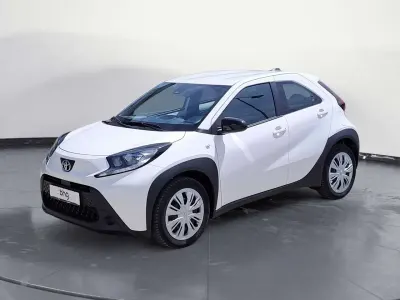Gebraucht Toyota Aygo X 72 PS (52 kW) 2024 Super white 2 SUV