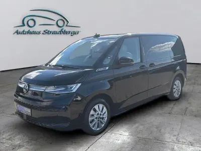 Gebraucht VW Multivan Life 150 PS (110 kW) 2024 Schwarz Van / Kleinbus