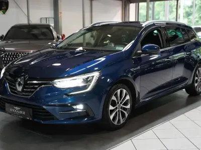 Używany Renault Mégane Intens 116 KM (85 kW) 2020 Niebieski Sedan/Limuzyna