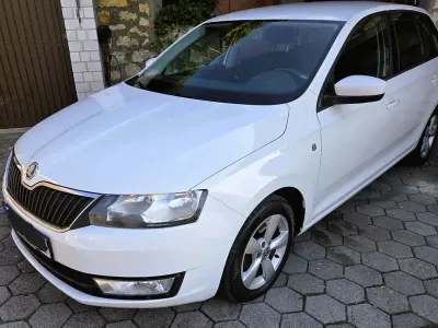 Gebraucht Skoda Rapid Ambition 122 PS (89 kW) 2014 Weiß Kleinwagen