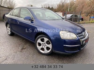 Gebraucht VW Jetta 105 PS (77 kW) 2006 Blau Limousine