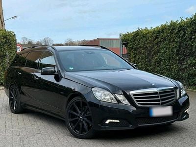 Gebraucht Mercedes E350 Avantgarde 231 PS (169 kW) 2011 Schwarz Kombi