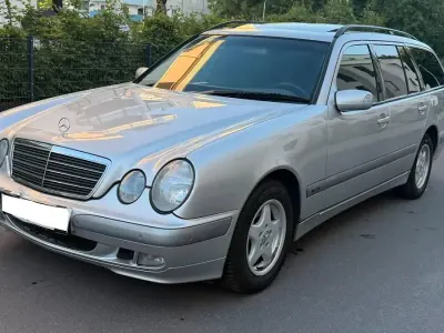Gebraucht Mercedes E200 163 PS (119 kW) 2003 Silber Kombi