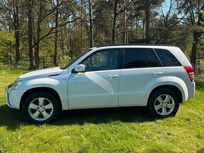 Second-hand Suzuki Grand Vitara 129 CP (94 kW) 2010 Alb SUV