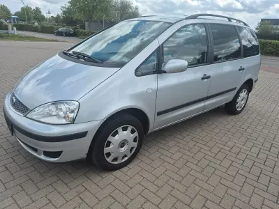 Używany Ford Galaxy Ghia 140 KM (102 kW) 2005 Szary Minivan