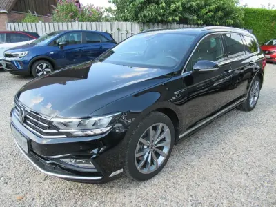 Gebraucht VW Passat R-line 150 PS (110 kW) 2022 Schwarz Kombi