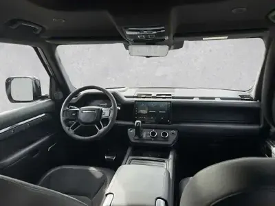 Begagnad Land Rover Defender 525 HK (386 kW) 2022 Grå SUV
