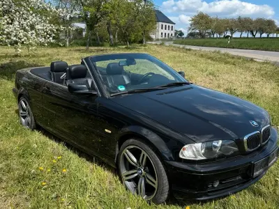 Gebraucht BMW 320 Cabriolet 170 PS (125 kW) 2001 Schwarz Cabrio