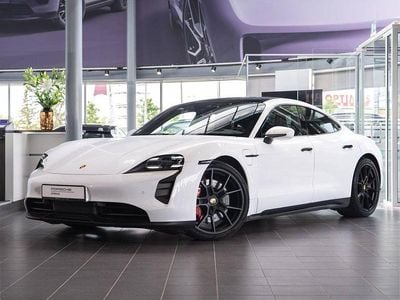 Weiß Gebraucht 2024 Porsche Taycan GTS Limousine | 115.900 €
