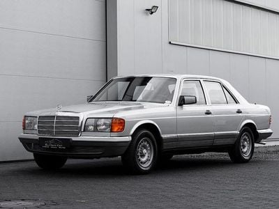 Silber Gebraucht 1984 Mercedes 380 SE Limousine | 15.490 €
