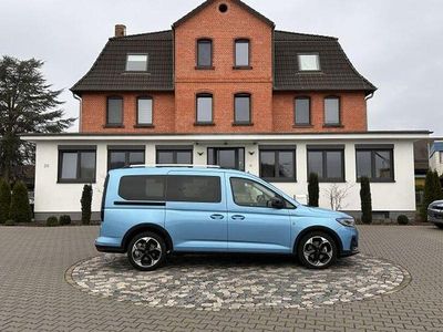 Usata Ford Tourneo Connect Active 122 CV (89 kW) 2025 Blu Monovolume