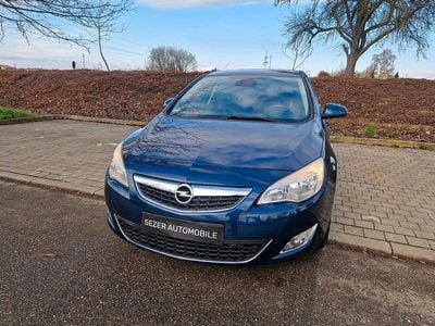 Gebraucht Opel Astra 140 PS (102 kW) 2012 Blau Limousine