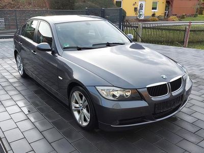 Gebraucht BMW 320 150 PS (110 kW) 2005 Grau Limousine