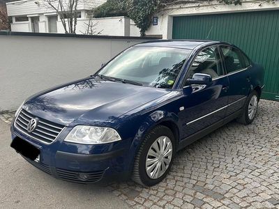 Gebraucht VW Passat 101 PS (74 kW) 2002 Blau Limousine