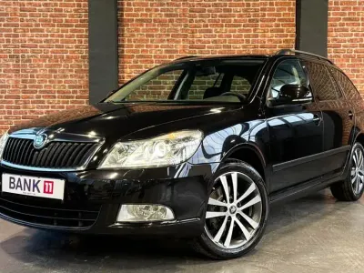Usado Skoda Octavia Ambition 105 CV (77 kW) 2013 Negro Familiar