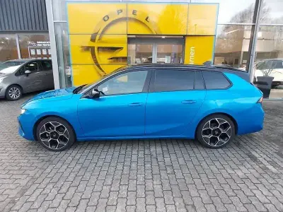 Gebraucht Opel Astra Ultimate 131 PS (96 kW) 2024 Blau/typ aussenverkleidung metallic drei schichten perlmutt Kleinwagen