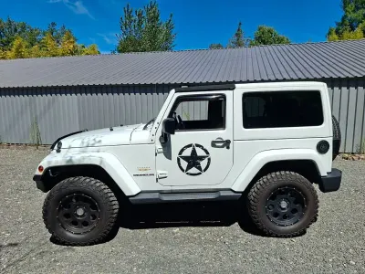 Käytetty Jeep Wrangler Sahara 200 HP (147 kW) 2011 Valkoinen Katumaasturi