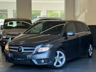 Gebraucht Mercedes B180 Urban 122 PS (89 kW) 2013 Grau Van / Kleinbus