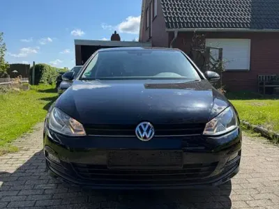 Gebraucht VW Golf VII Trendline 105 PS (77 kW) 2013 Schwarz Limousine