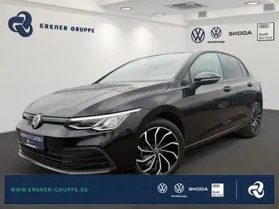 Gebraucht VW Golf VIII Life 116 PS (85 kW) 2020 Deep black perleffekt Limousine