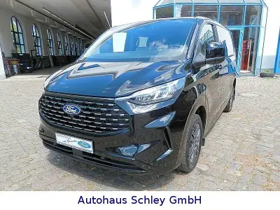 Gebraucht Ford Tourneo Titanium 136 PS (100 kW) 2025 Obsidianschwarz metallic Van / Kleinbus
