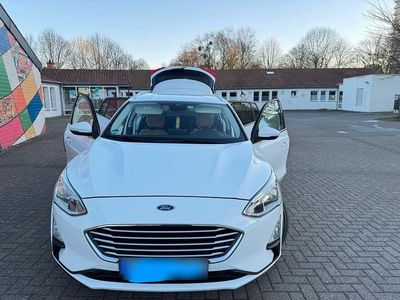 Gebraucht Ford Focus Titanium 120 PS (88 kW) 2019 Weiß Kombi