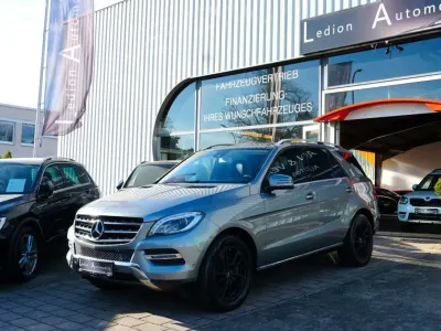 Begagnad Mercedes ML350 258 HK (189 kW) 2013 Grå SUV